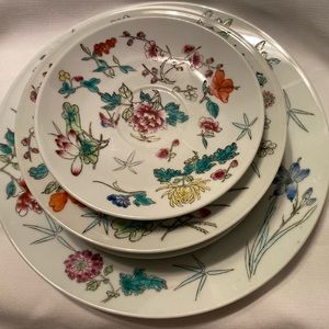7 Chinese Famille Rose Plates w/ Flowers & Butterflies